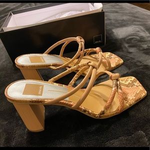 NIB Ladies Dolce Vita Parris Sandals Size 8